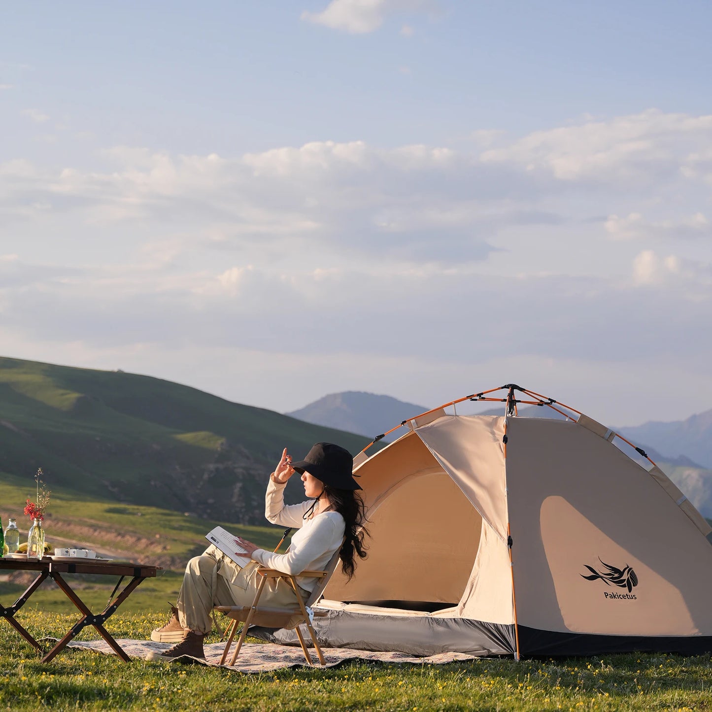 Pakicetus Windproof Camping Tent Easy Setup for Three to Four